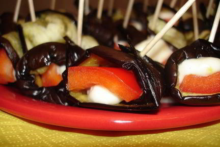 Баклажановые рулетики