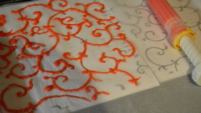 бисквитный рулет с клубничной начинкой ажурный