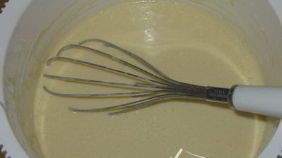 блинные рулетики c фруктово-карамельным соусом