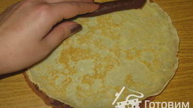 блинные рулетики c фруктово-карамельным соусом