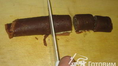 блинные рулетики c фруктово-карамельным соусом