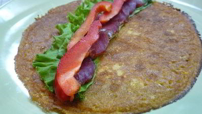 блинные рулетики из тыквы с копченостями и йогуртом