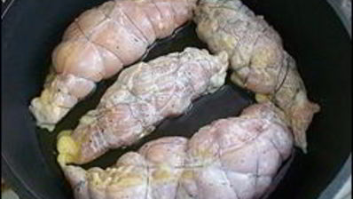 куриные рулетики с сырной начинкой запеченные с картошкой под сливочным соусом