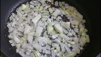 куриные рулетики с сырной начинкой запеченные с картошкой под сливочным соусом