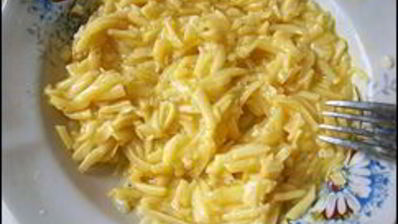 куриные рулетики с сырной начинкой запеченные с картошкой под сливочным соусом