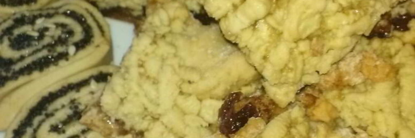 Маковый рулет из слоеного теста