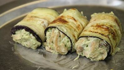 манелла — запеченные рулеты из баклажанов