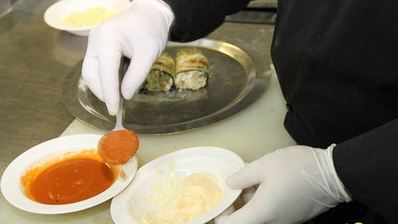 манелла — запеченные рулеты из баклажанов