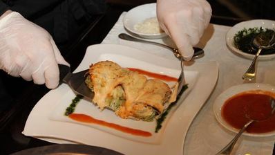 манелла — запеченные рулеты из баклажанов