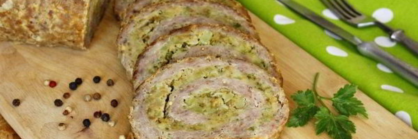 Мясной рулет с начинкой из брокколи