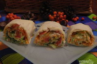 Овощной рулет из лаваша с адыгейским сыром