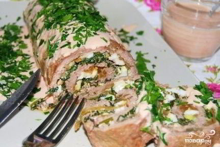 Рулет из фарша с грибами