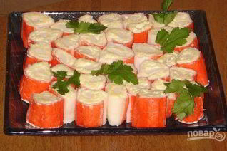 Рулет из крабовых палочек