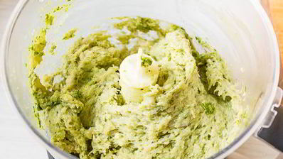 рулет из курицы с базиликом