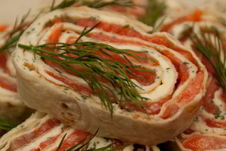 Рулет из лаваша с семгой