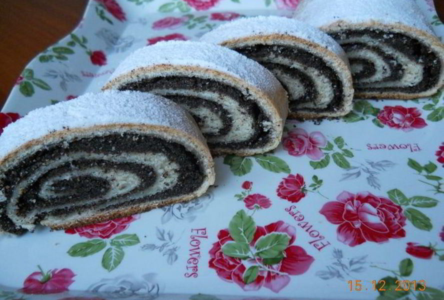 Рулет с маковой начинкой