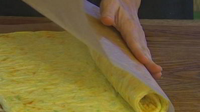 рулет с цукини, фаршированный рисом и грибами