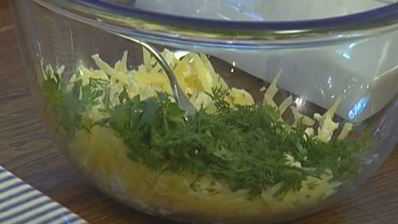 рулет с цукини, фаршированный рисом и грибами