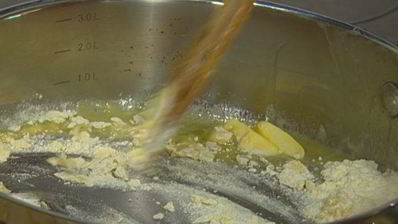 рулет с цукини, фаршированный рисом и грибами