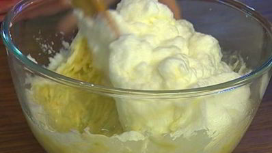 рулет с цукини, фаршированный рисом и грибами