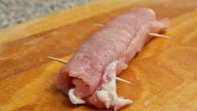 рулетики из говядины с сыром