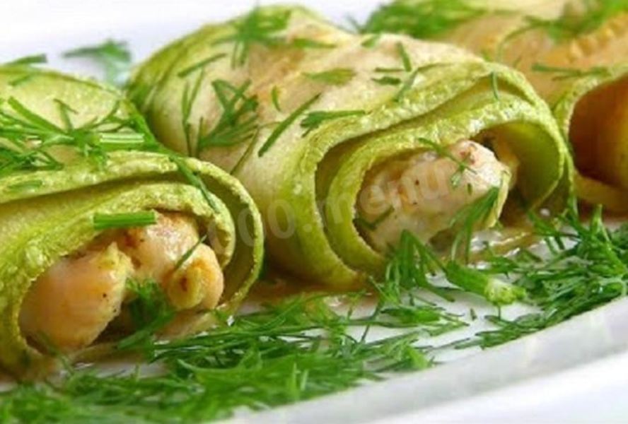 Рулетики из кабачков с курицей