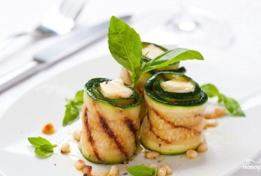 Рулетики из кабачков с творогом