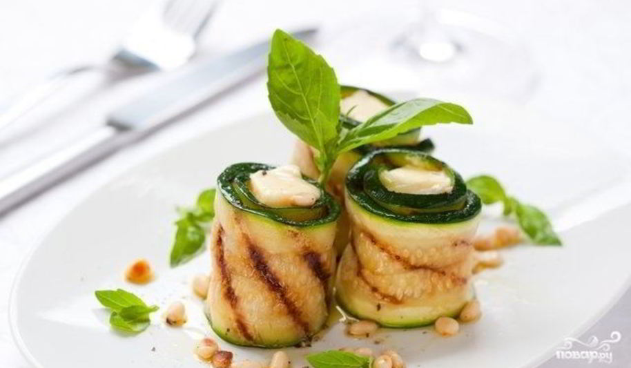 Рецепт рулетиков из кабачков с творогом