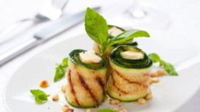 рулетики из кабачков с творогом