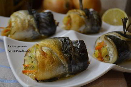 Рулетики из скумбрии с овощами