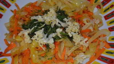 рулетики из скумбрии с овощами