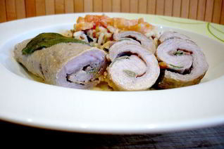 Рулеты из телятины с шалфеем и пармской ветчиной