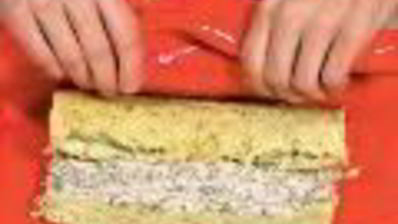 яичный рулет с копченой сельдью