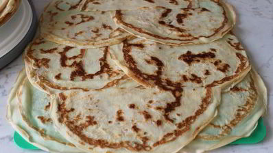 яркий фруктово-блинный рулет с рикоттой нежность