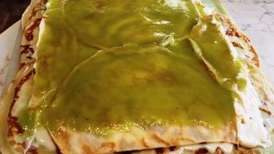 яркий фруктово-блинный рулет с рикоттой нежность