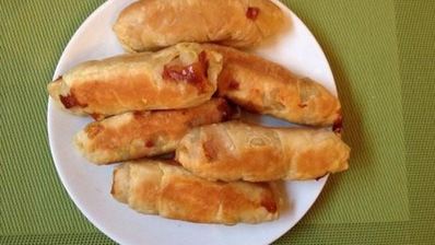 сосиски в тесте в мультиварке в слоеном тесте
