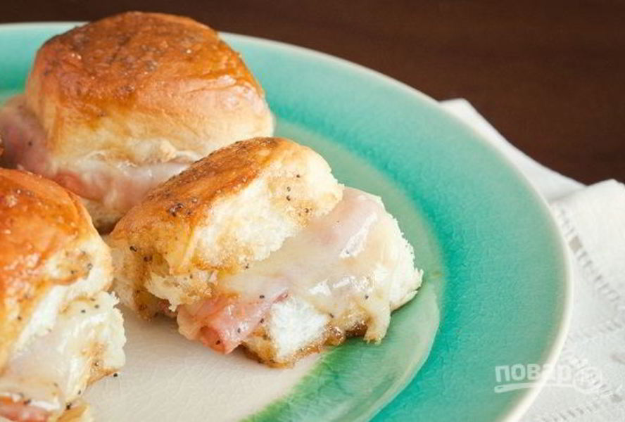 Простые сэндвичи с пикантным соусом