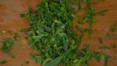 сэндвич с говядиной, грибами и сельдереем