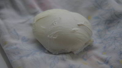 сэндвич с яйцом-пашот и салатом