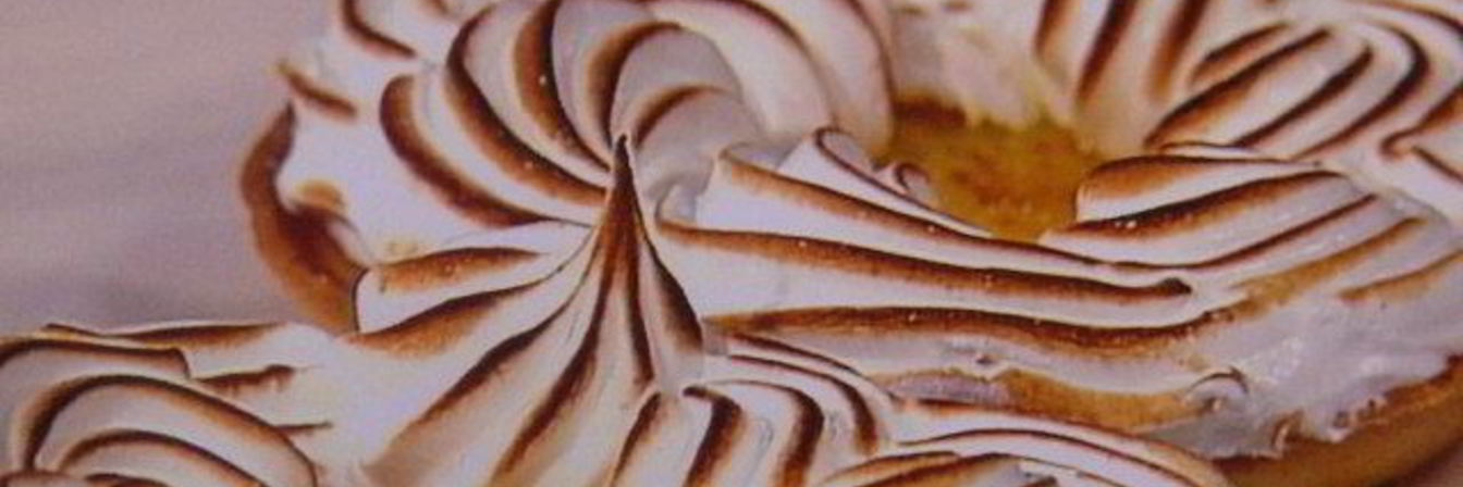 Абрикосовые тарталетки с меренгой