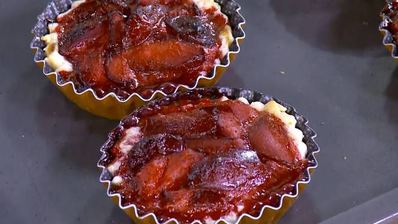 ароматные тарталетки со сливами