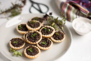 Тарталетки с говяжьей печенью