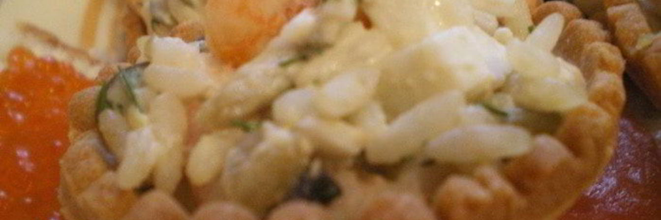 Тарталетки с креветочным салатом