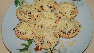 тарталетки с курицей и грибами