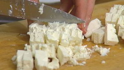 тарталетки с помидорами и соусом песто