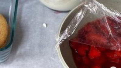 тарталетки с рикоттой и клубникой