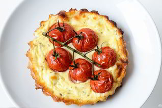 Тарталетки с сыром и помидорами