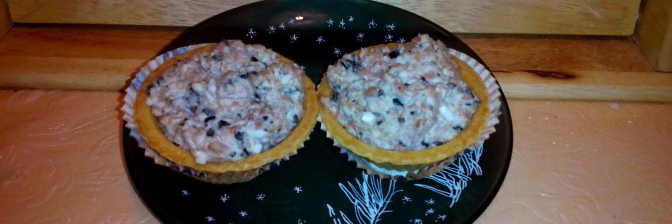 Тарталетки с ветчинно-сырной закуской