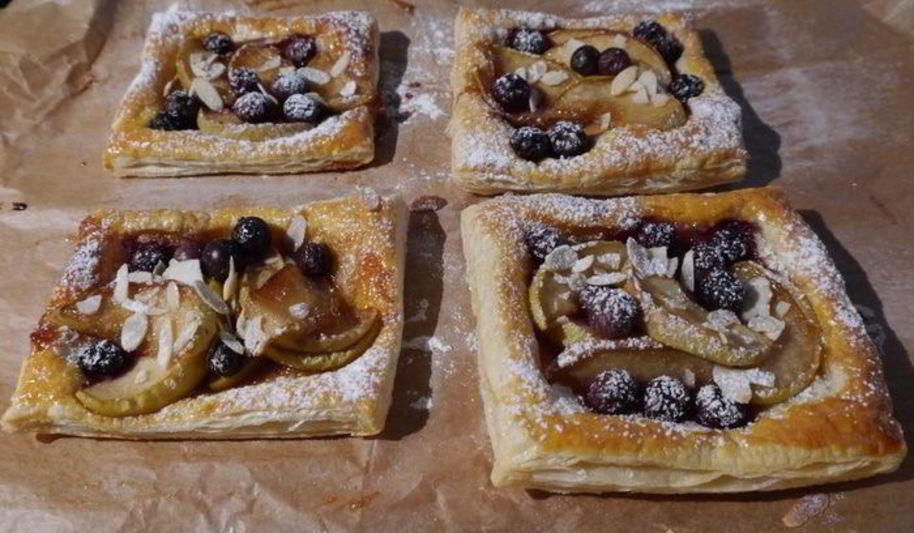 Рецепт тарталеток с яблоками и голубикой