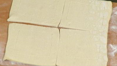 тарталетки с яблоками и голубикой